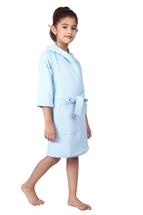FEATHER DRAРE WAFFLE JUNIORS HOODED BATHROBE